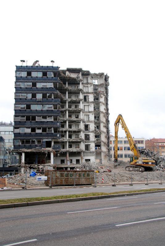 Apartment Demolition in Sacramento, CA